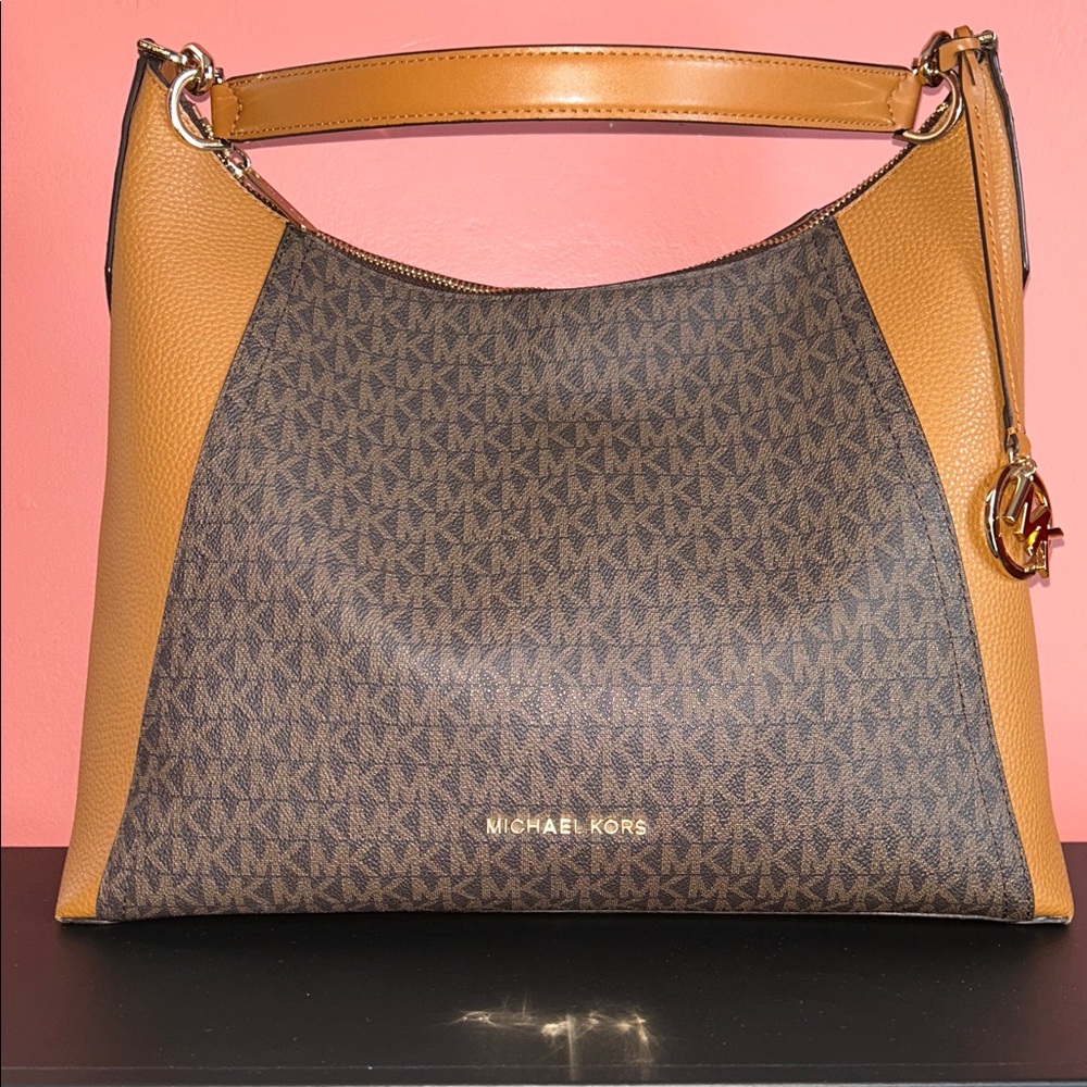 Michael Kors Hobo